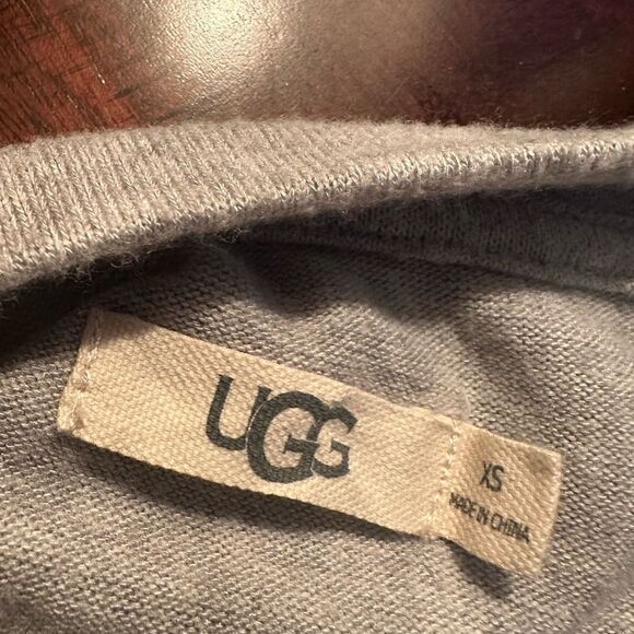 UGG grey, sweatshirt with drawstring waist. - Picture 2 of 5